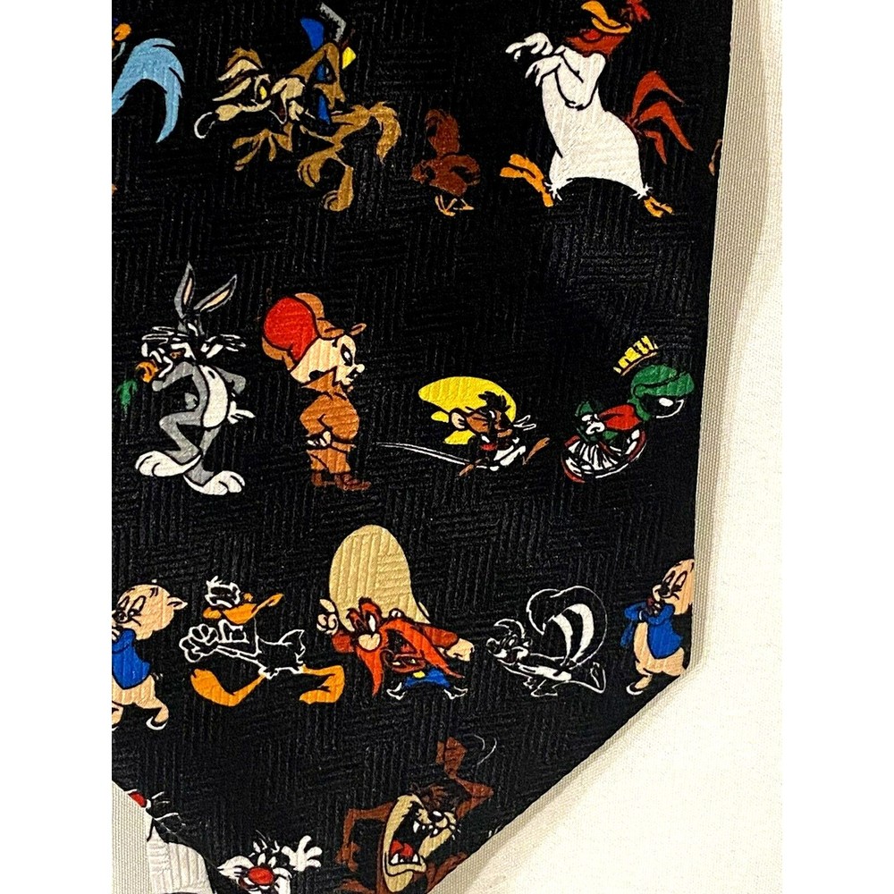 VTG 1999 Looney Tunes Necktie Bugs Bunny Daffy Taz Yosemite Sam & Multicolor